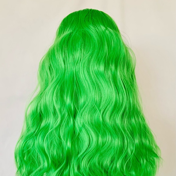 Beautiful Bright Green 13x2.5 Lace Front Premium Fiber Wig for Events/Daily Wear - Picture 12 of 14